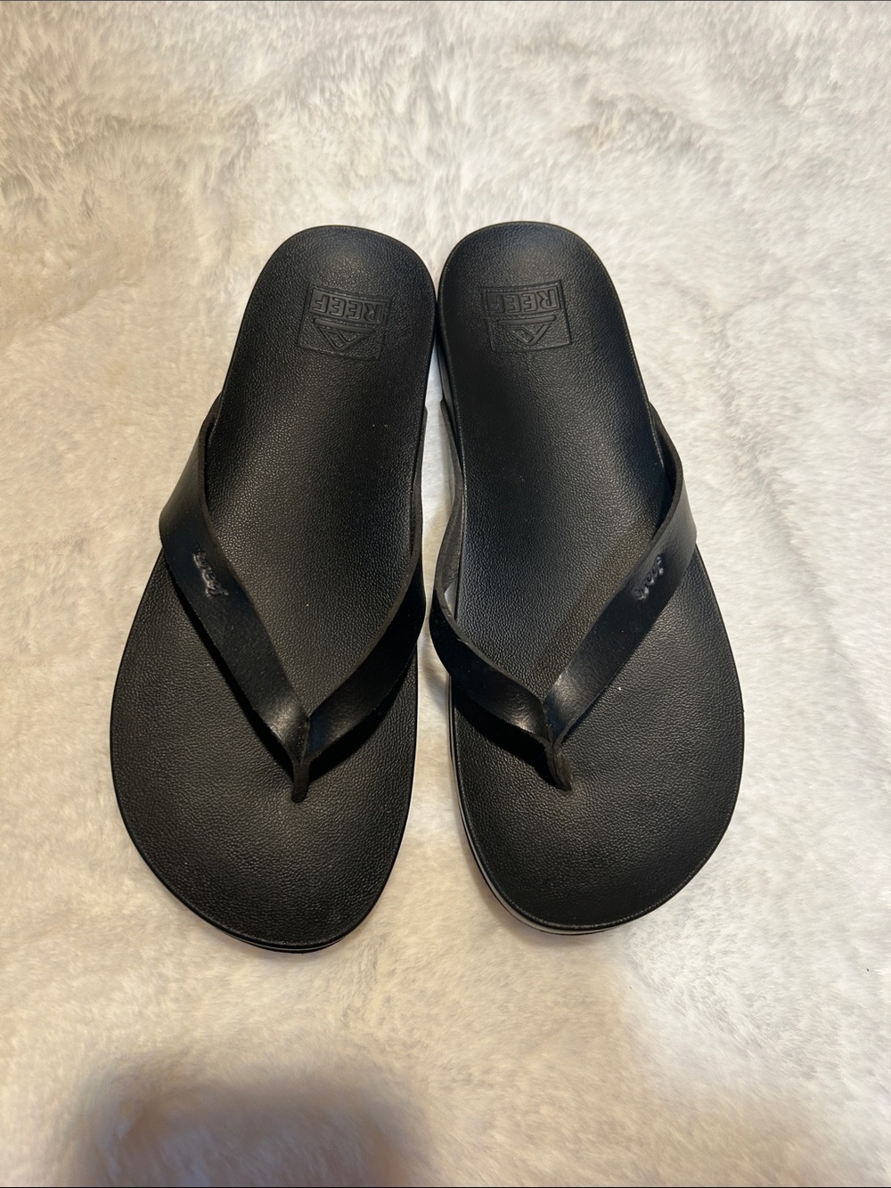 Reef Women’s Black Flip Flops Lightweight Comfort
